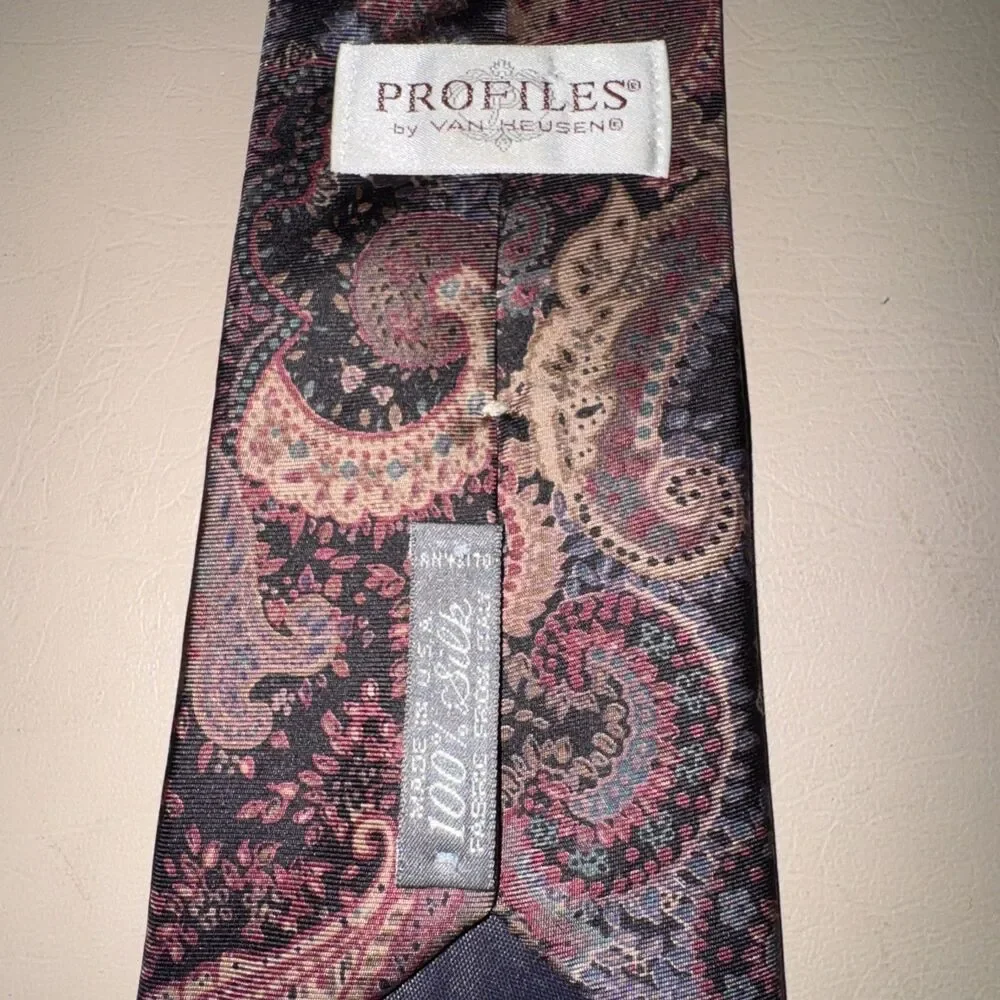 Profiles Van Heusen Men’s Tie Multicolor Paisley